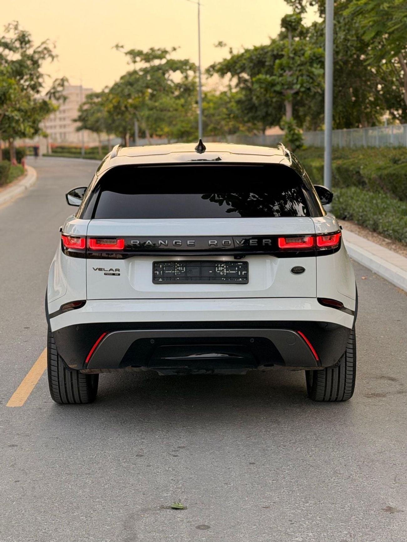 Land Rover Range Rover Velar R-DYNAMIC SE HSE