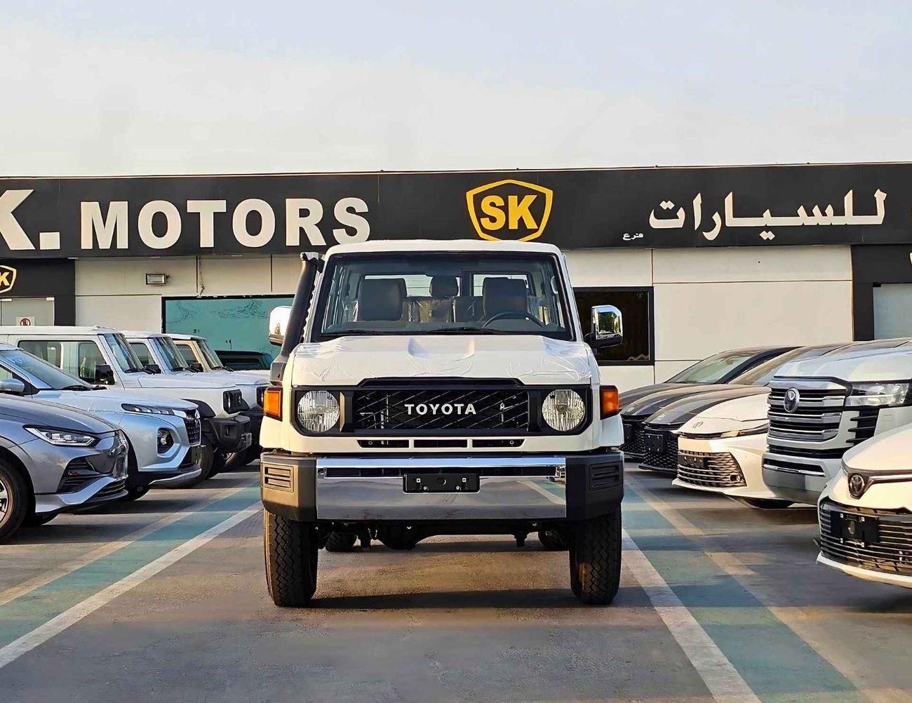 تويوتا لاند كروزر 70 LC76 / M/T / 2.8L V4 DIESEL / DVD+CAMERA / SNORKEL / PWR WINDOWS & LOCKS (CODE # DSL-E)