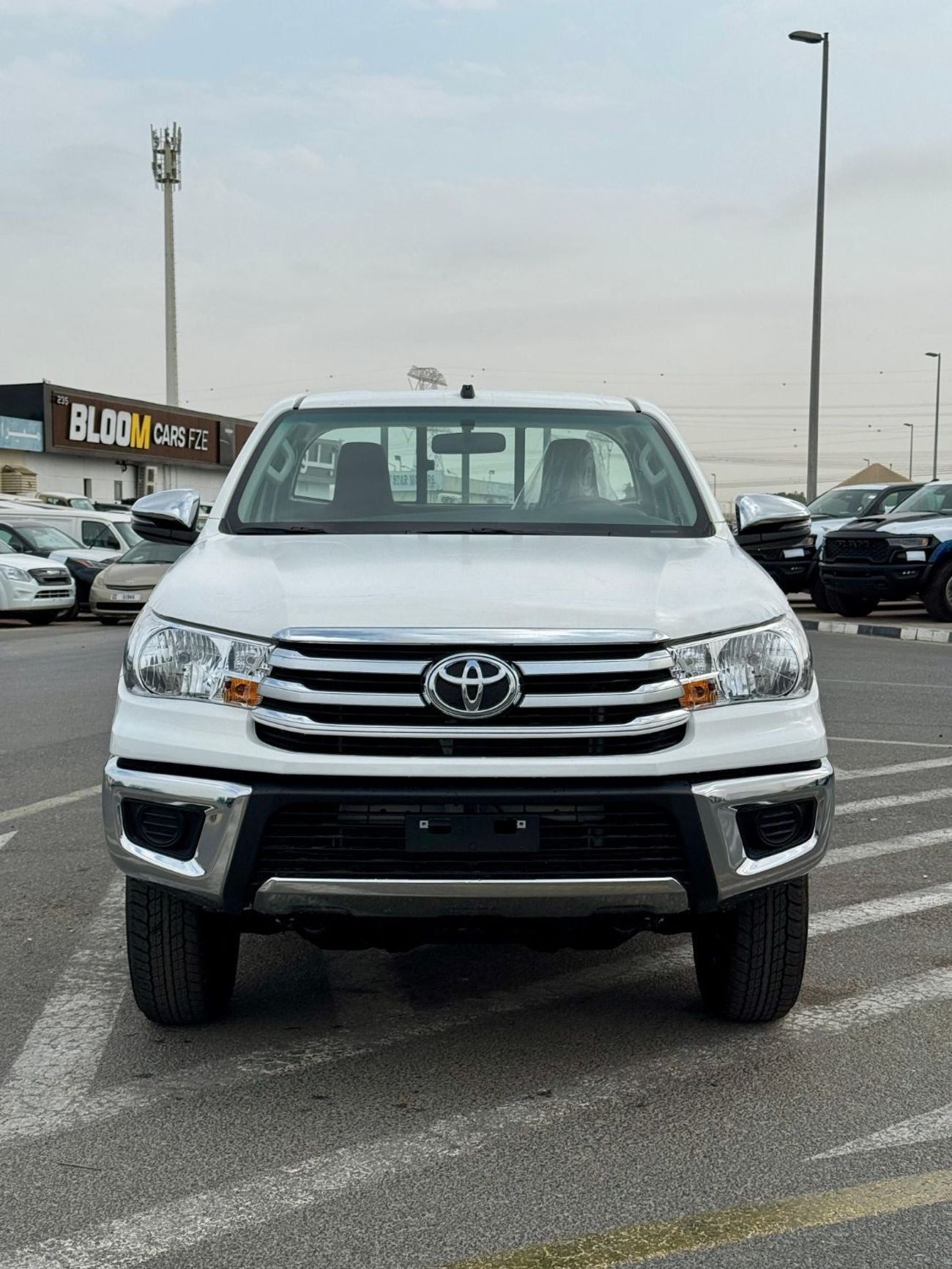 تويوتا هيلوكس GLS 2.7L 4WD