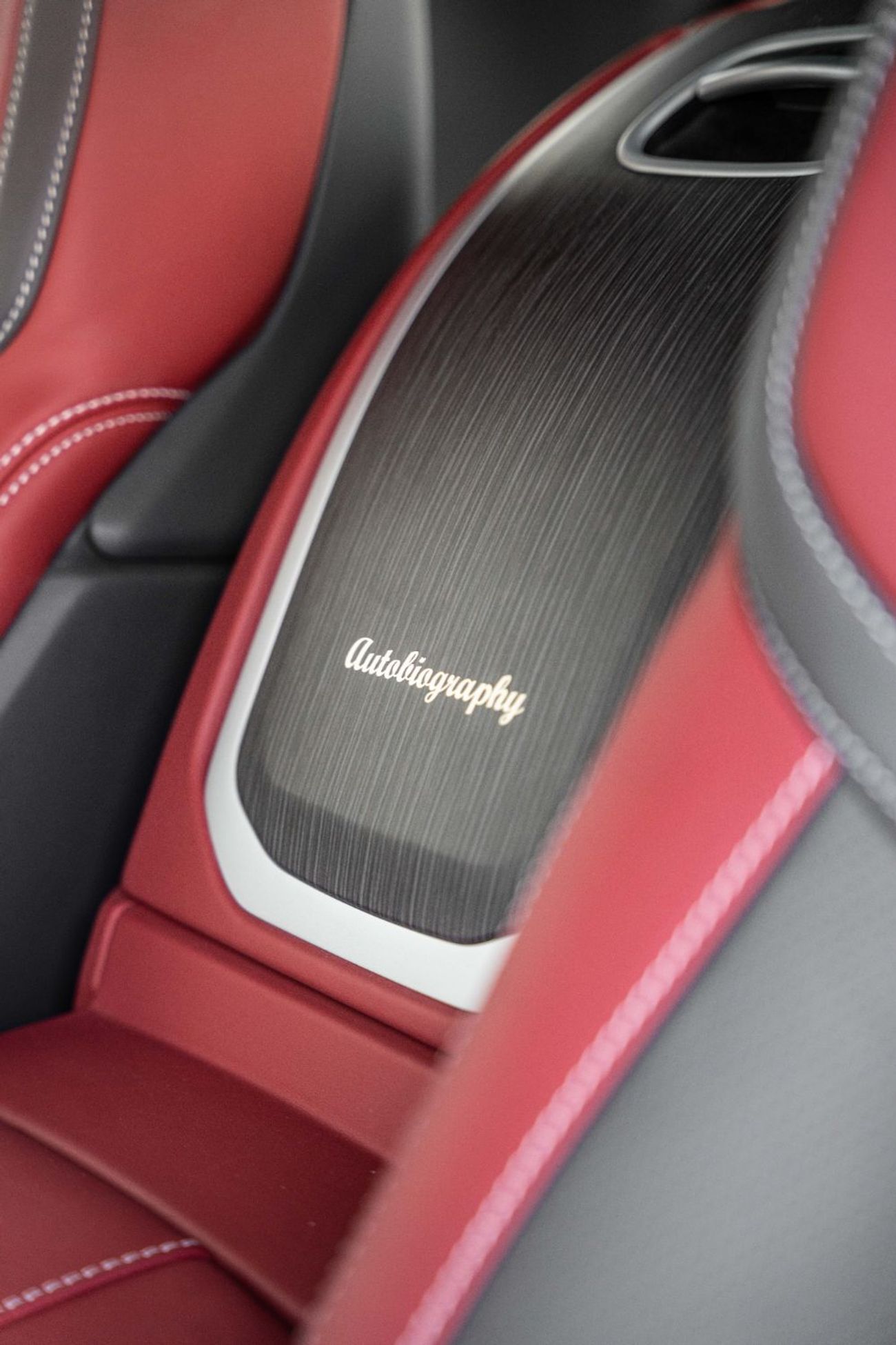 تويوتا لاند كروزر LC300 GR SPORT 3.3L DIESEL FULL OPTION WITH MBS AUTOBIOGRAPHY VIP MASSAGE SEAT AND ROOF STAR LIGHT