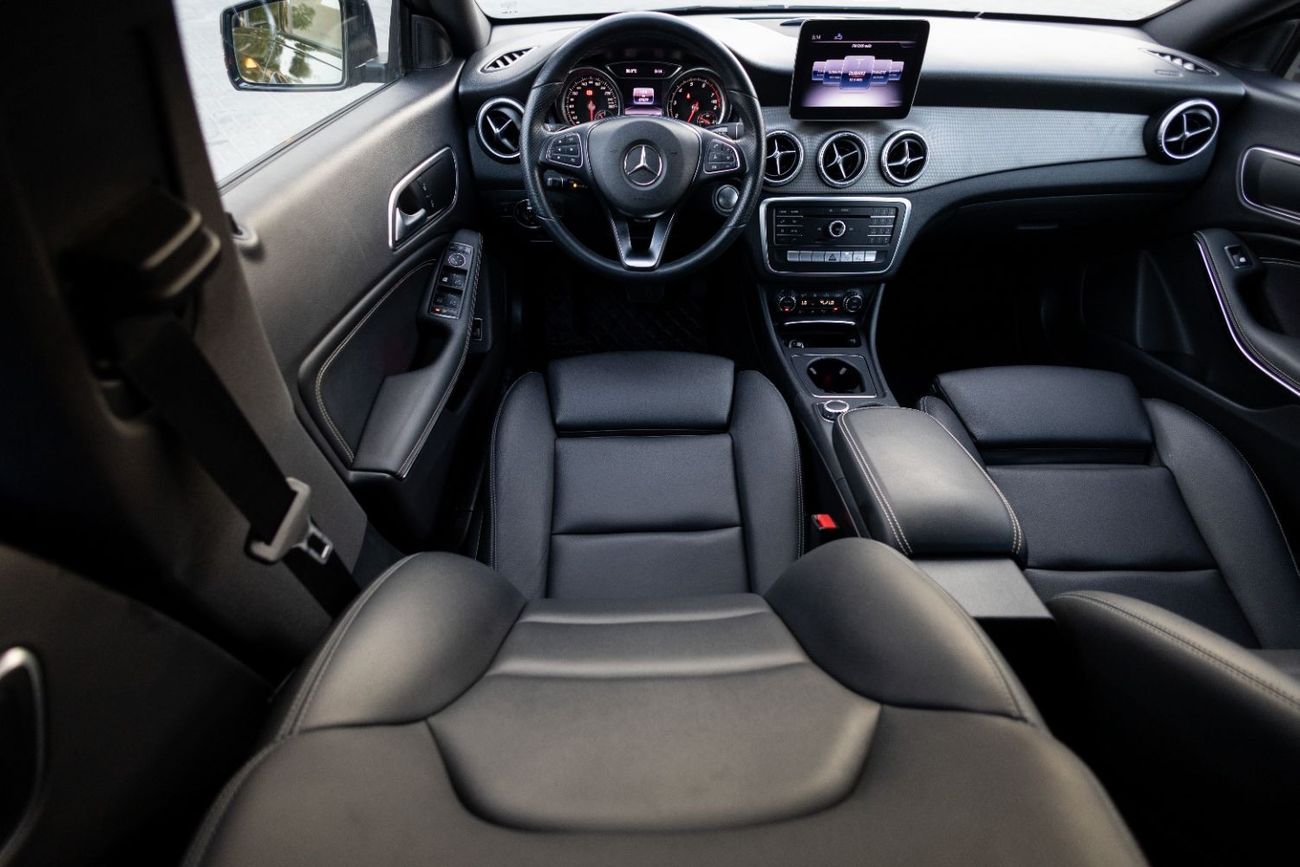 Mercedes-Benz CLA 200 Std 2.0L Mercedes-Benz CLA200 2019 GCC under Warranty with Flexible Down-Payment.