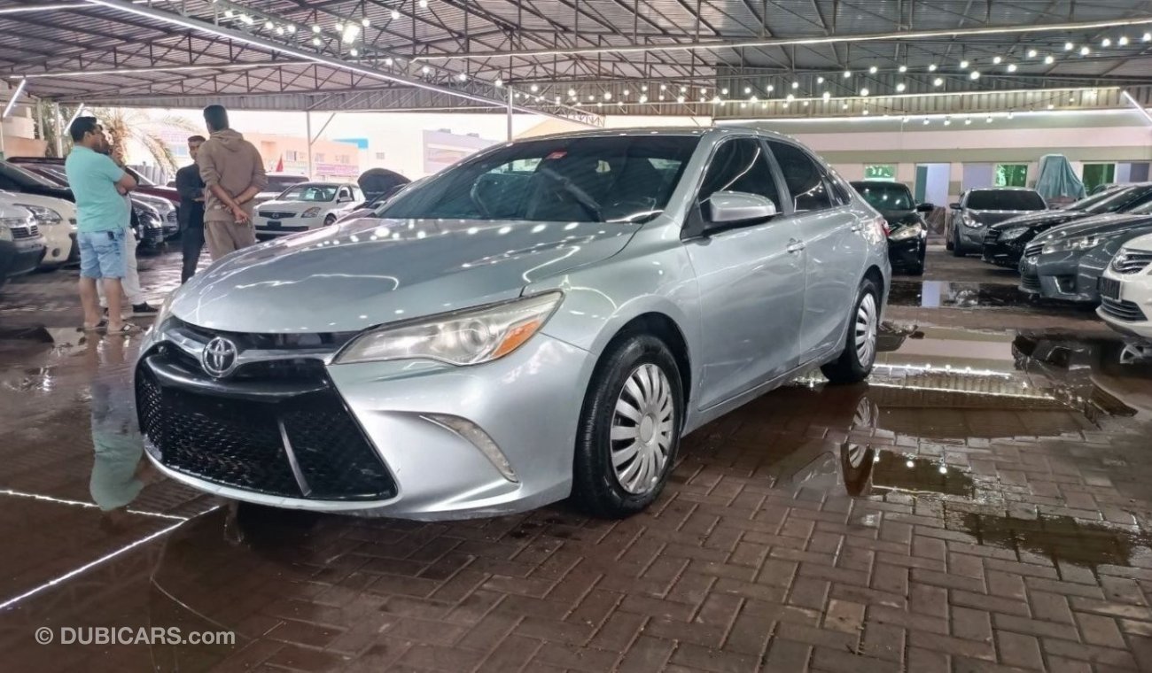 Toyota Camry SE وارد نظيف جدا