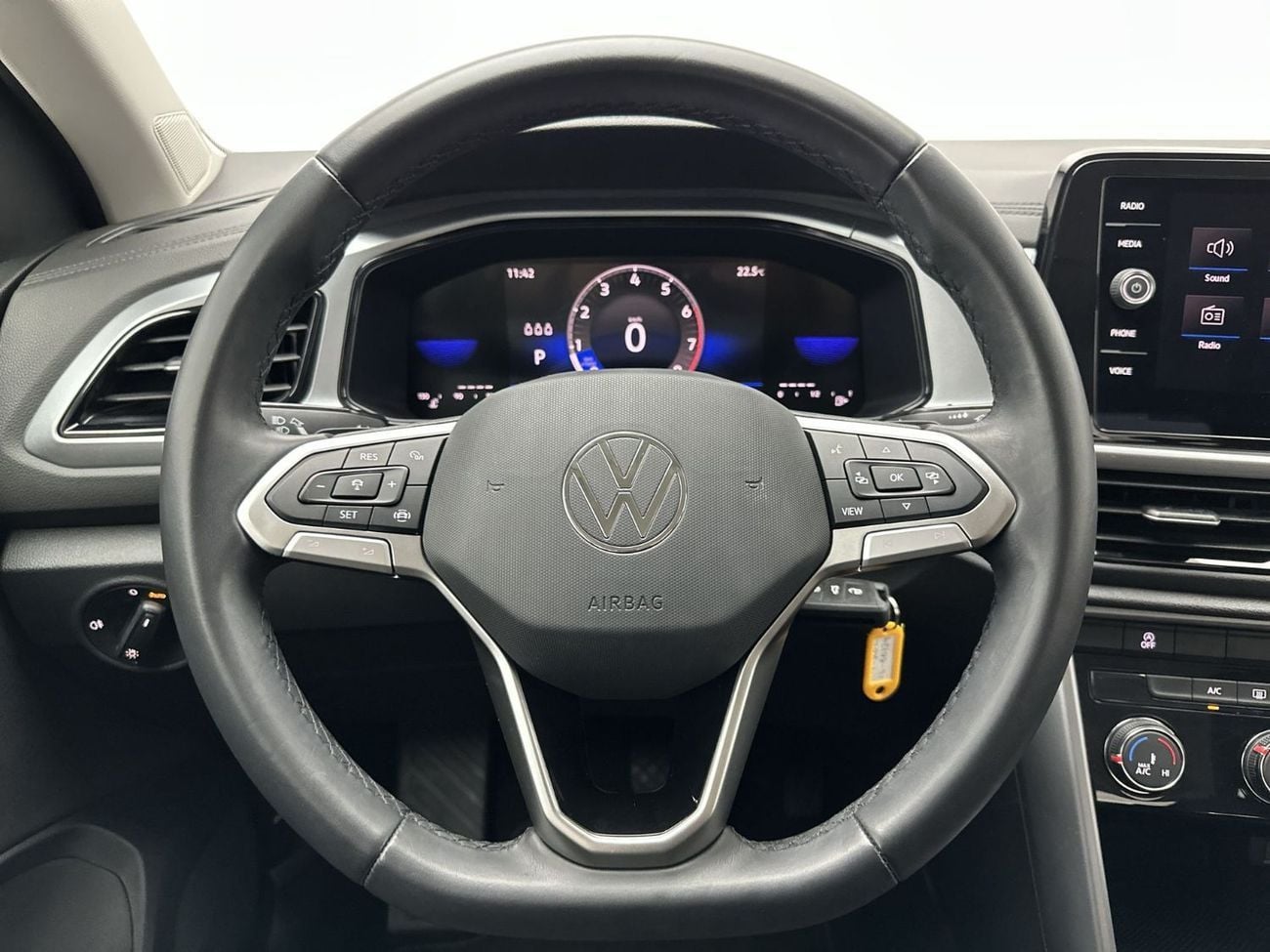 فولكس واجن T ROC Life 1.4L