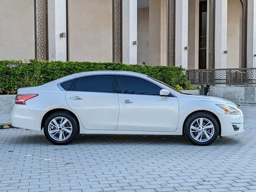 Nissan Altima GCC SV mid option Accident free excellent condition