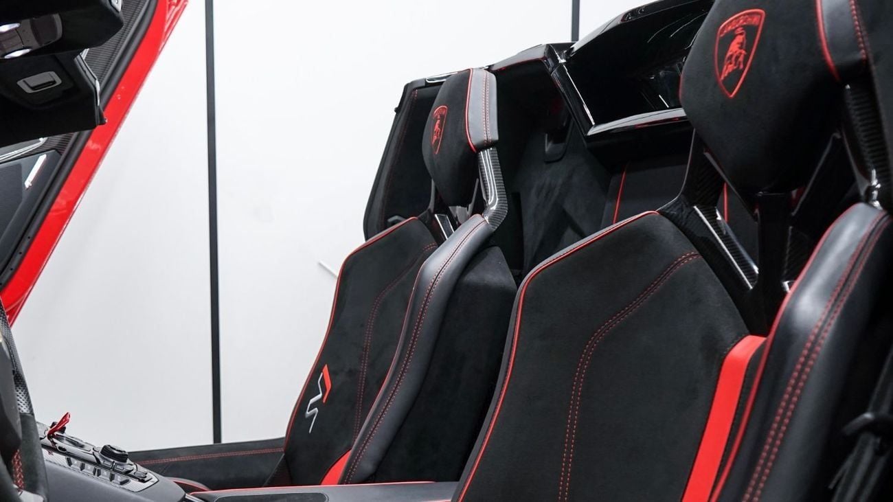 لامبورغيني أفينتادور SVJ 6.5L V12 | European Specs | 8,700 KM | Full Service History