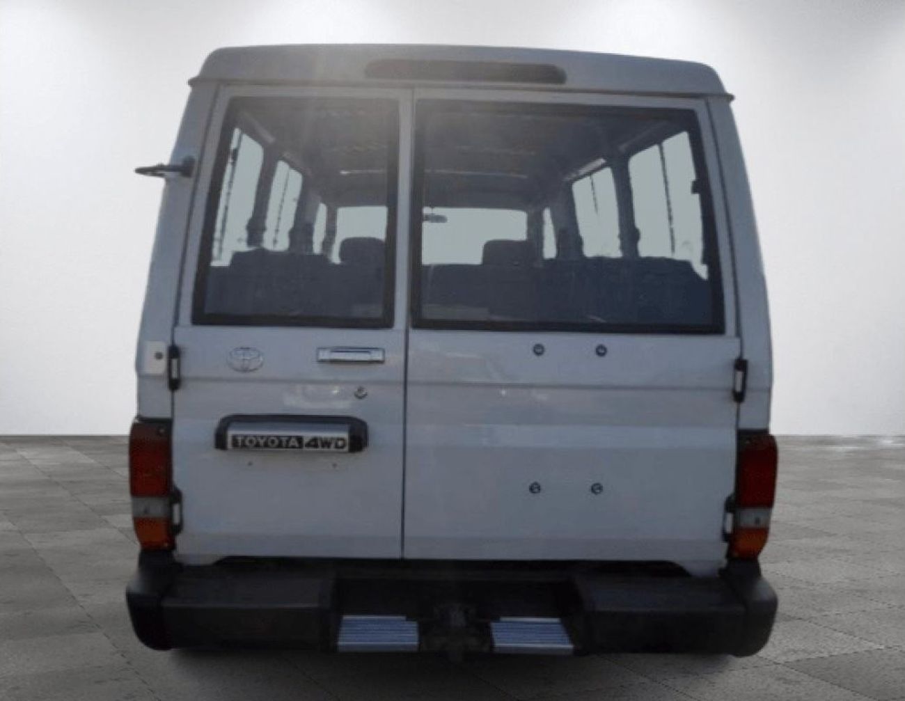 Toyota Land Cruiser 70 3 Doors	| 4.2 L | V6 | Manual | Diesel