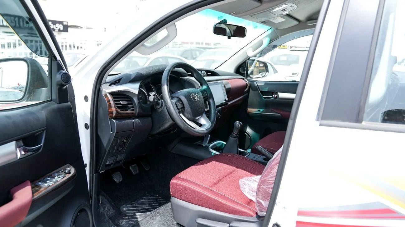 تويوتا هيلوكس SR5 (NON GCC) Brand 2.7 FULL OPTION Double Cab GLX - GCC Specs