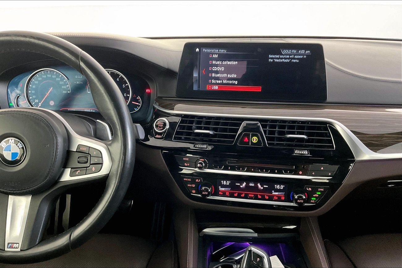 بي أم دبليو 530i Luxury + M Sport Package | شامل الضمان | 0 ﺪﻔﻋﺓ ﺃﻮﻟﻯ