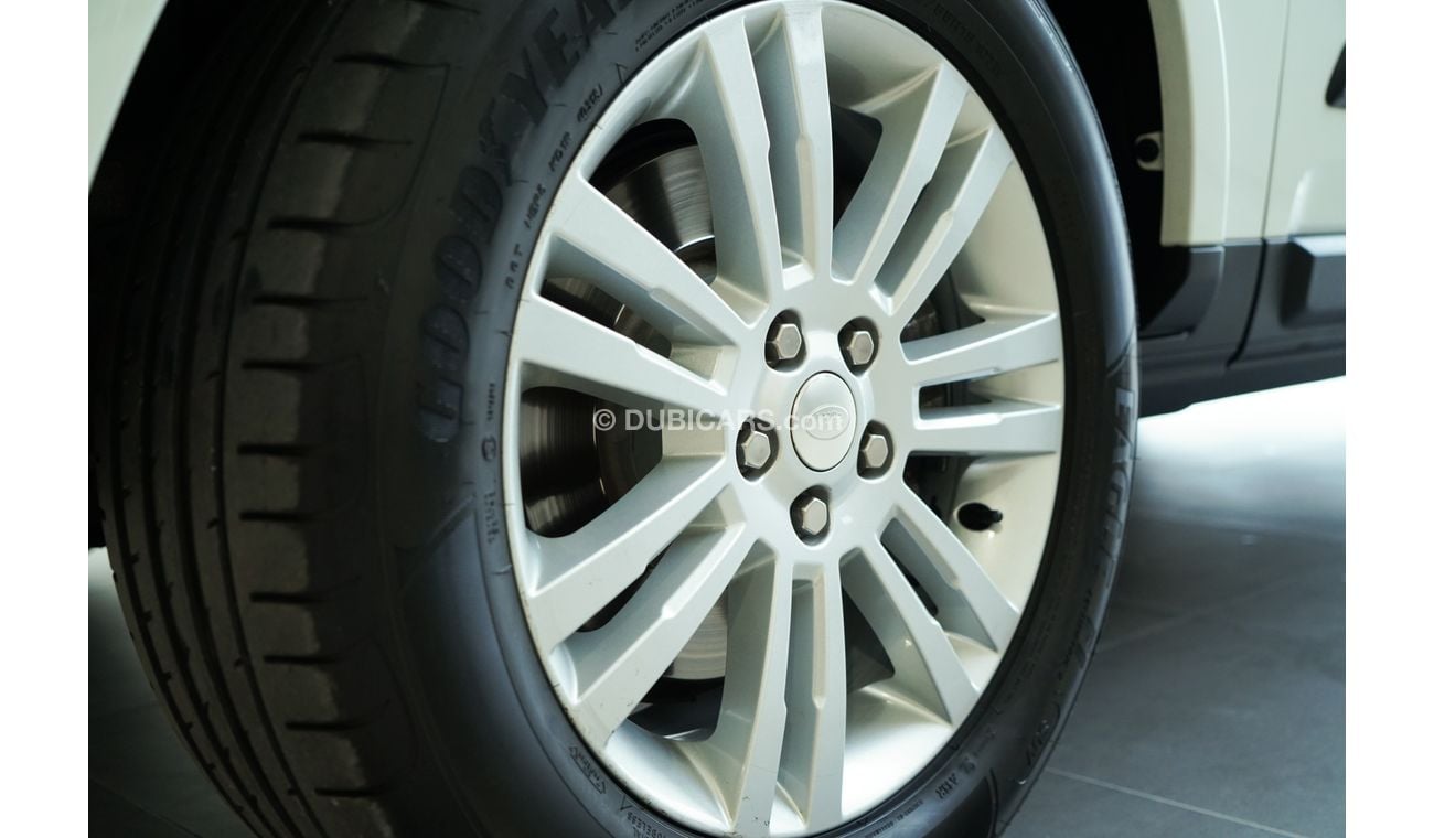 Land Rover Discovery 2015 Land Rover LR4 SCV6 / 7 Seater / Warranty