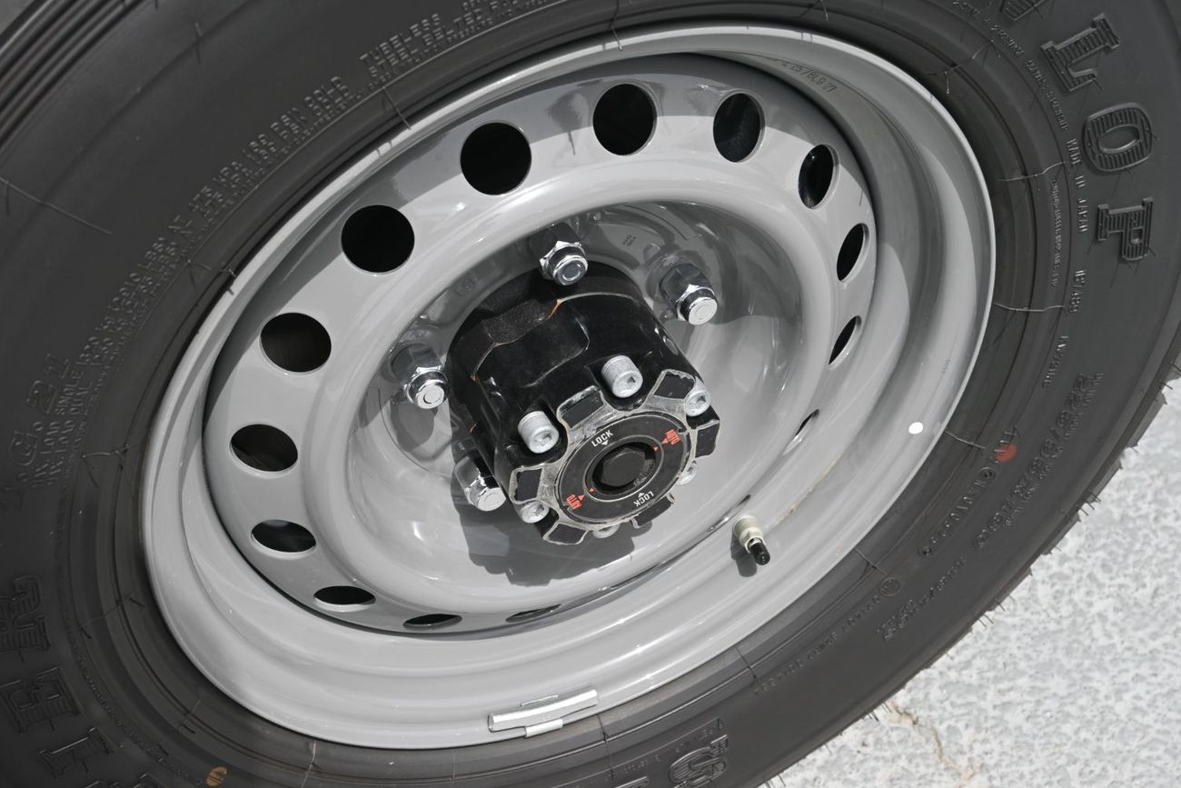 Toyota Land Cruiser 70 Toyota Land Cruiser 70 Series HardTop Manual 4.0L V6, Petrol, 4WD