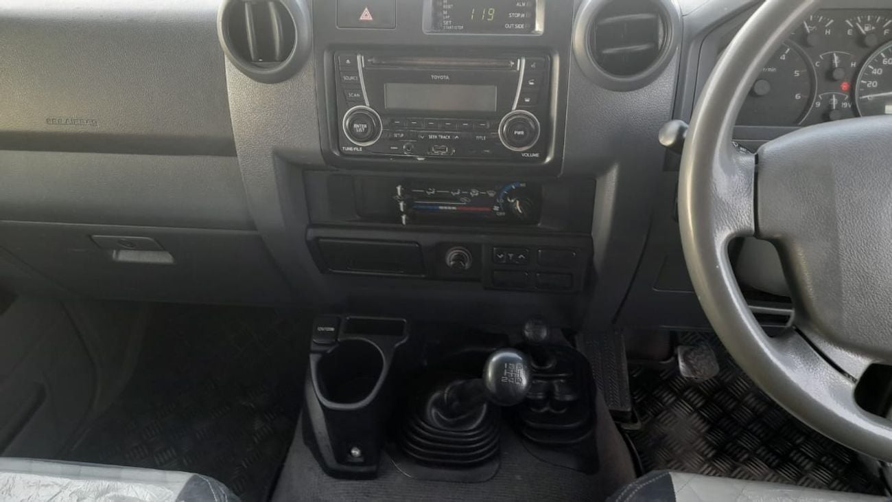 Toyota Land Cruiser Pick Up Pick up dual cab 4.5 V8 1VD diesel manual low kms Right-Hand drive