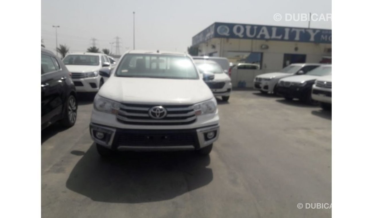 Toyota Hilux 4x2 PETROL