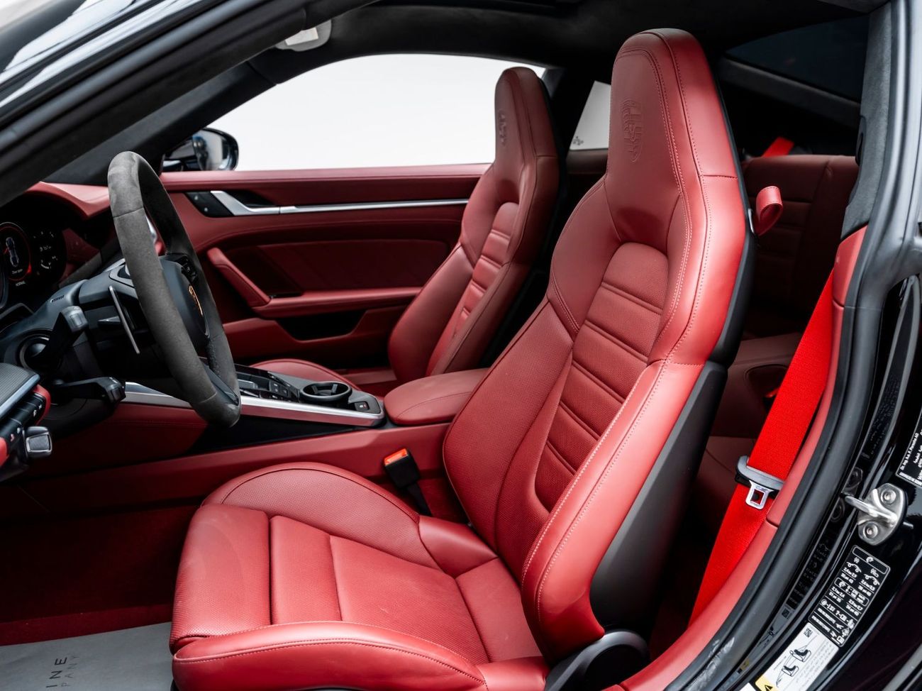 Porsche 911 Turbo S 3.8L (640 HP) Coupe