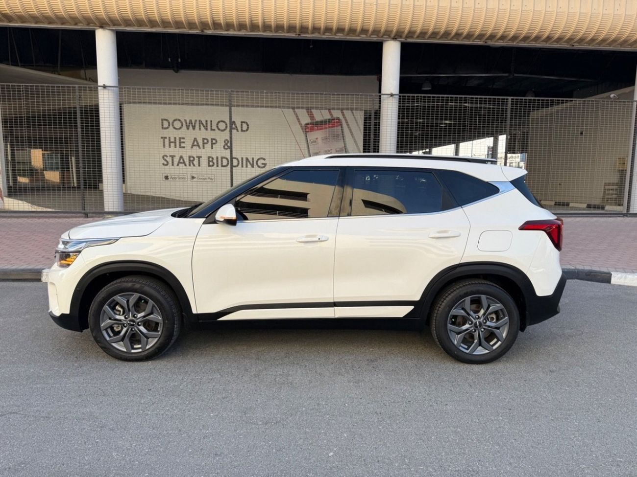 كيا سيلتوس 2024 LX 1.6L (138HP) SUNROOF FULL OPTION CANADA SPEC