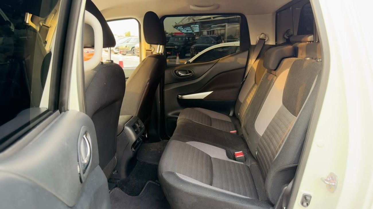 نيسان نافارا -