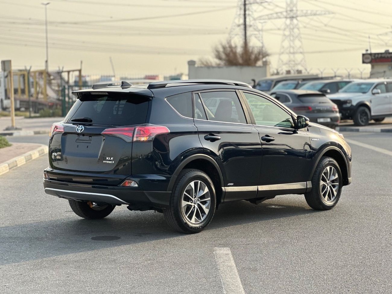 تويوتا راف ٤ XLE 2.5L