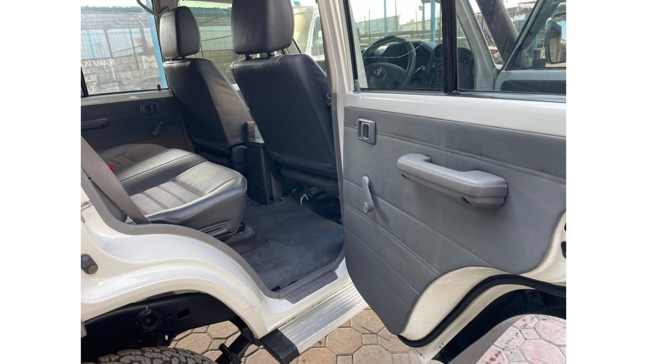 Toyota Land Cruiser 70 Diesel 4.5 Liter Right Hand Drive 5 Doors Manual Gear