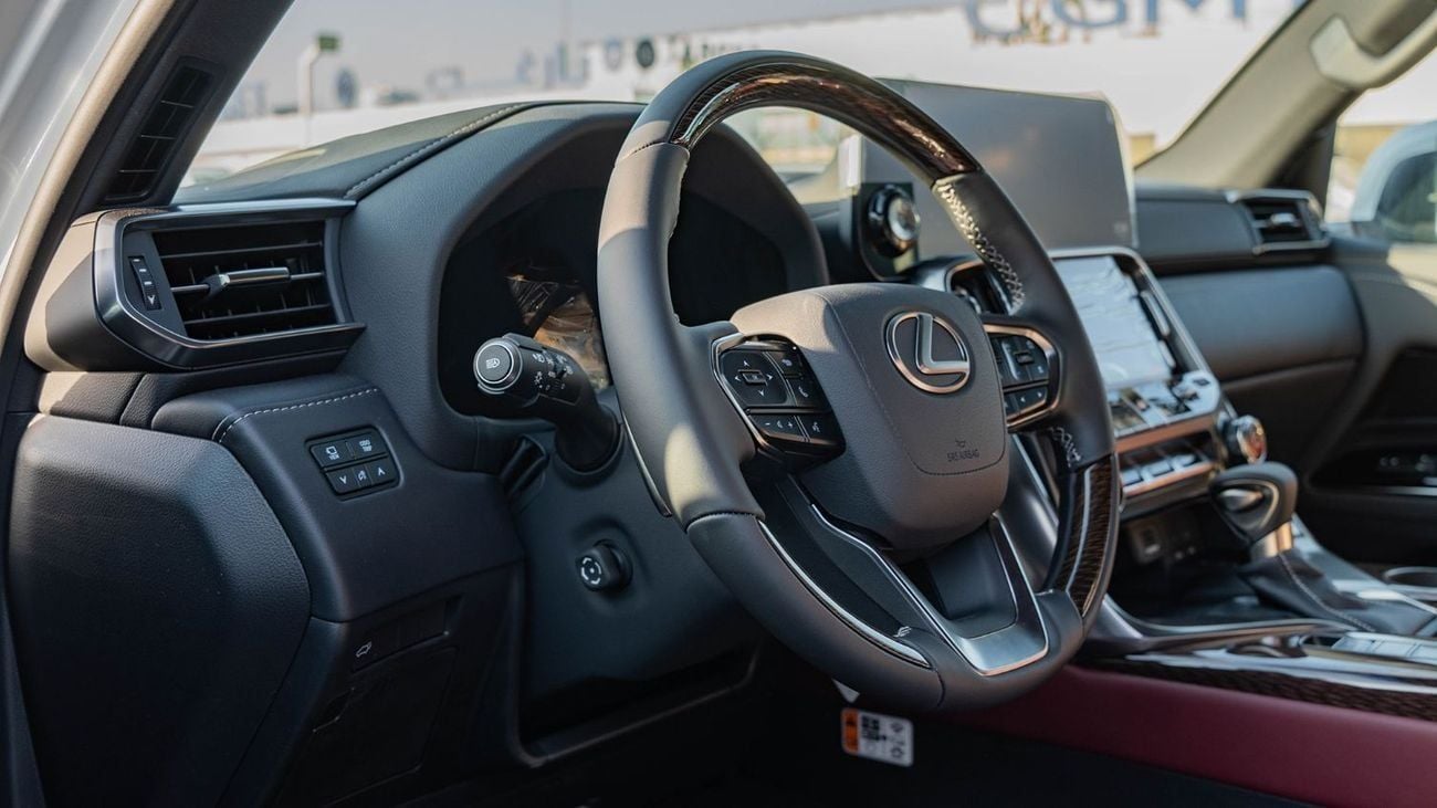 Lexus LX 600 2026 Lexus LX600 Signature 3.5L AT Petrol (White)