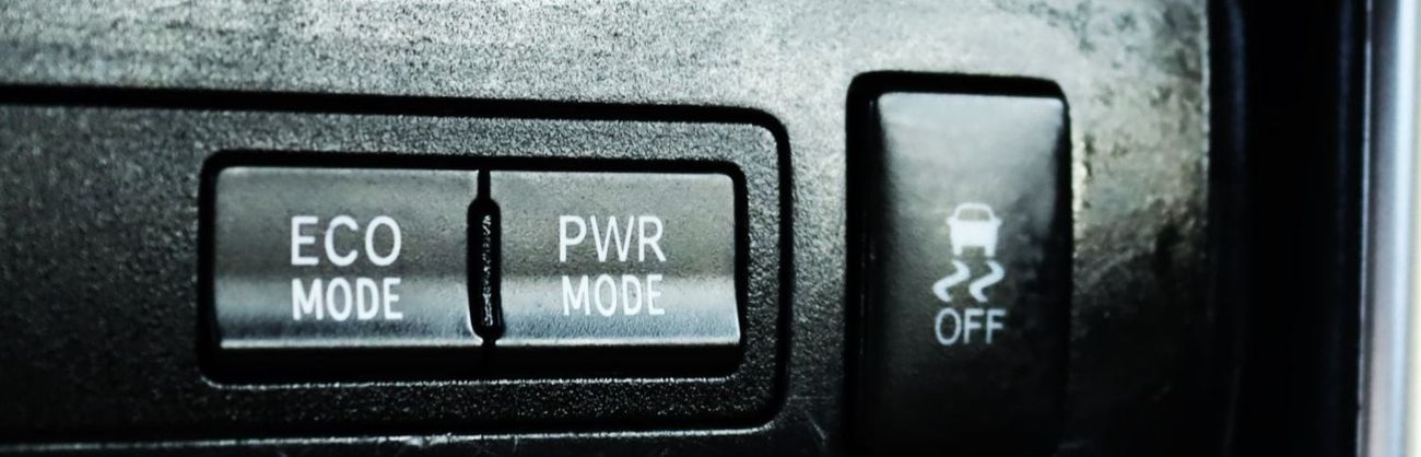 تويوتا إينوفا 2018 تويوتا إنوفا SE (AN140)، 5 د.إم بي في، 2.7 لتر 4 سلندر بنزين، أوتوماتيك، دفع خلفي