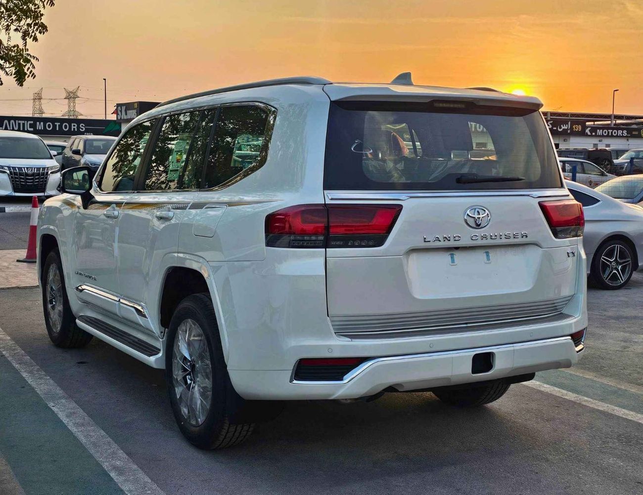 تويوتا لاند كروزر VX LC300 /4.0L PETROL /RADAR / MEMORY SEATS / BIG DVD /JBL SPEAKERS / REAR ENTERTAINMENT DVD (CODE#L