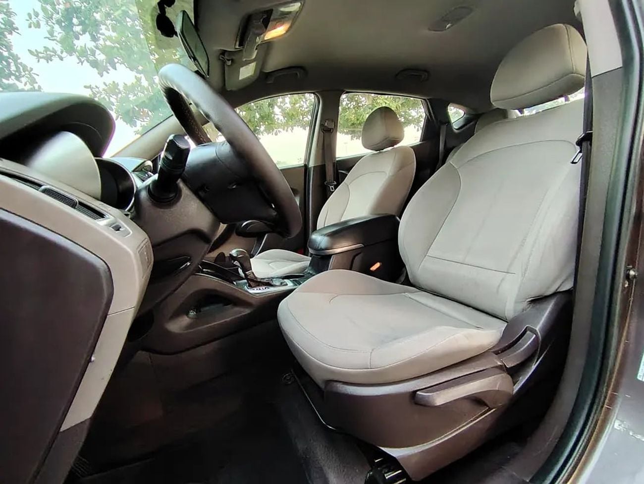 هيونداي توسون Comfort GCC Specs 4WD Premium Condition Low KM Compact SUV