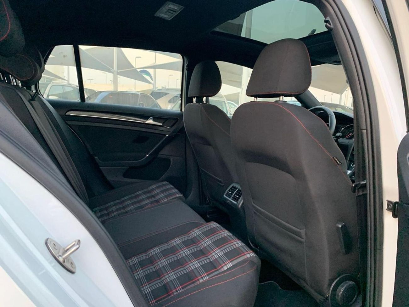 فولكس واجن جولف Golf GTI_GCC_2015_Excellent Condition _Full option