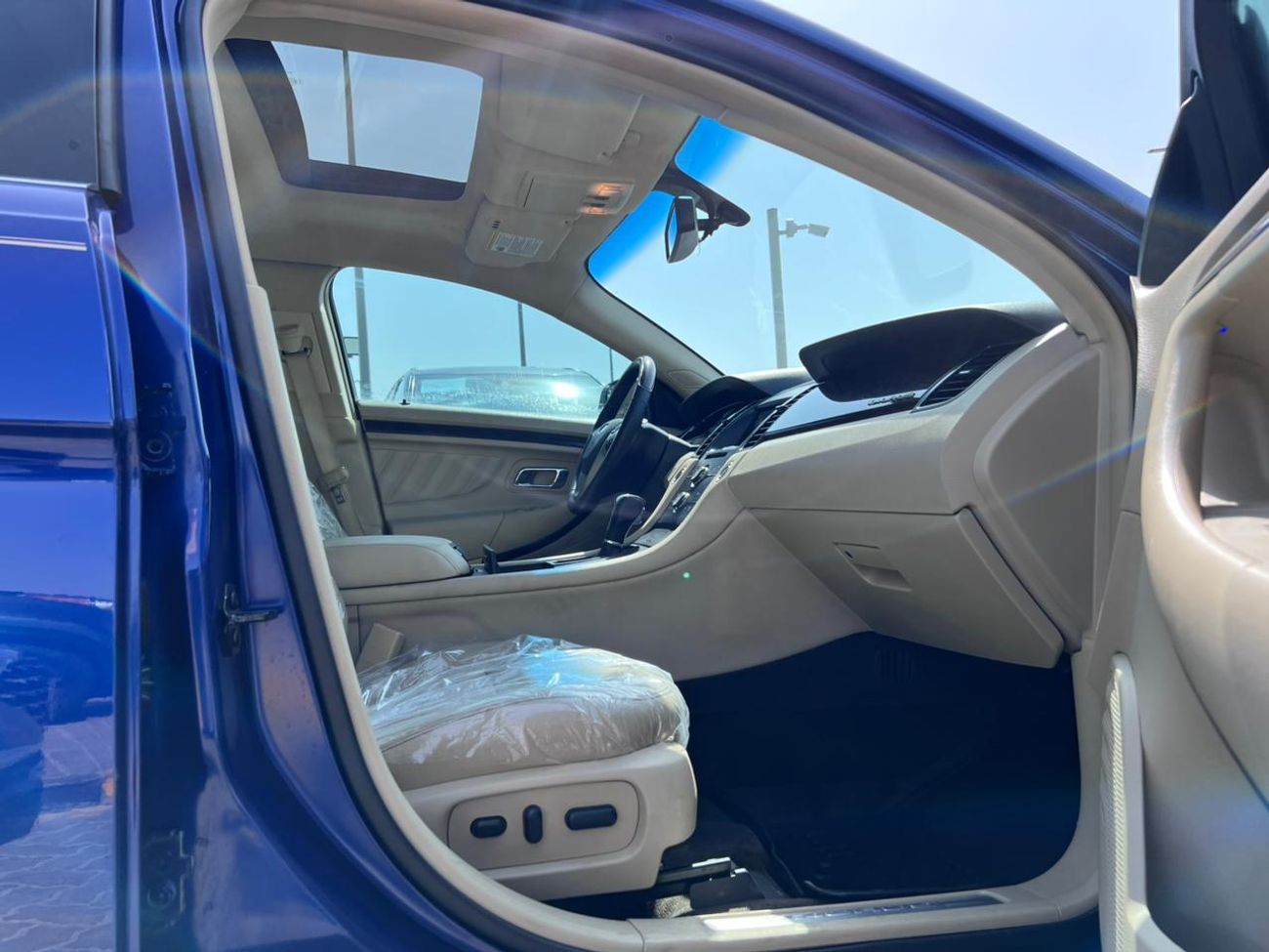 Ford Taurus VERY CLEAN CAR LOE MILEAGE