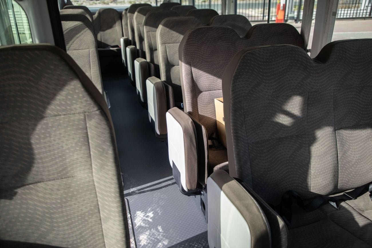 تويوتا كوستر 30 Seater 4.0L - White Inside Grey | Export Only