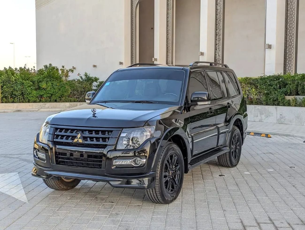 Mitsubishi Pajero GLS MIDLINE GLS Signature Edition | 3.8L V6 | 4WD | GCC Specs | Full Option