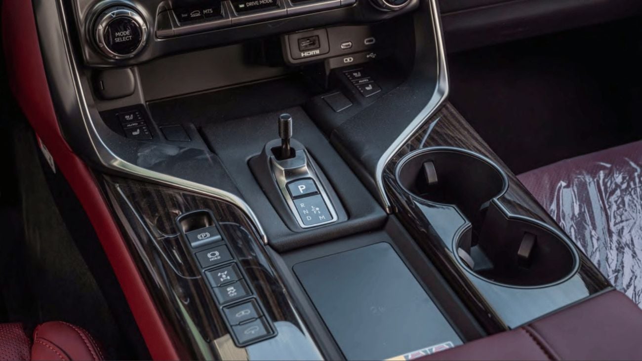 Lexus LX700h SIGNATURE BLACK IN RED 26/26