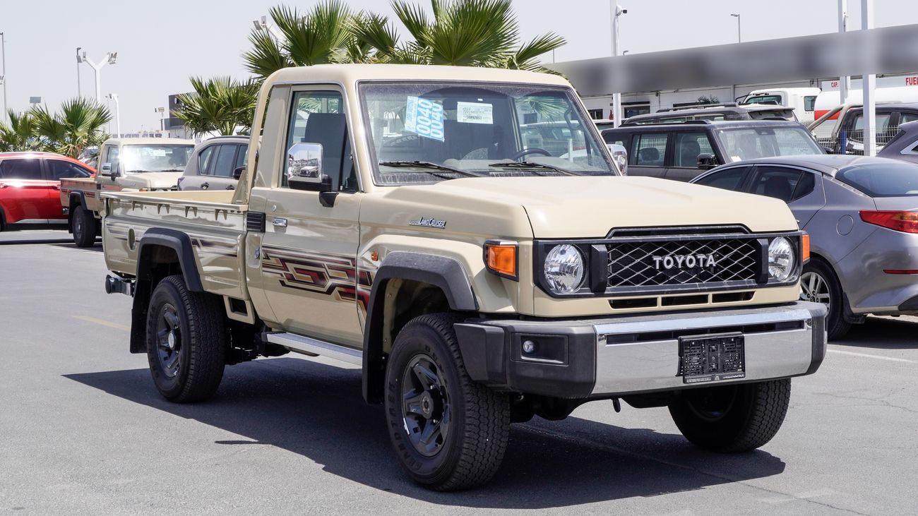 تويوتا لاند كروزر بيك آب LX 4.0 L V6