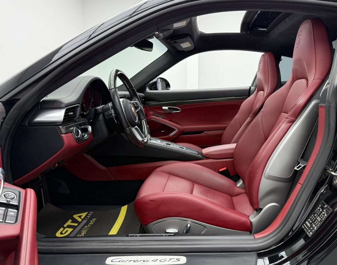 Porsche 911 Carrera 4GTS 3.8L Coupe 2019 Porsche 911 Carrera 4 GTS ,Warranty ,Excellent Condition ,Korean Spec