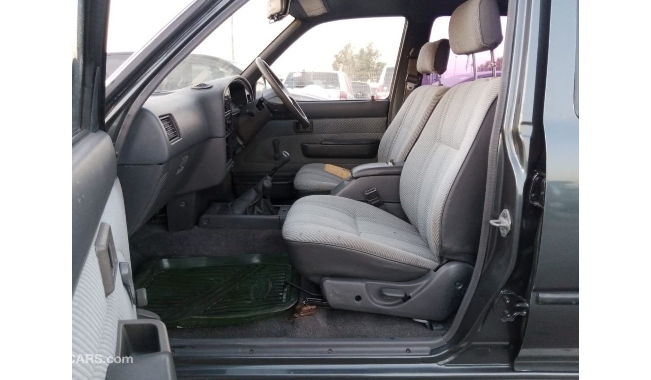 تويوتا هيلوكس TOYOTA HILUX PICK UP RIGHT HAND DRIVE (PM972)