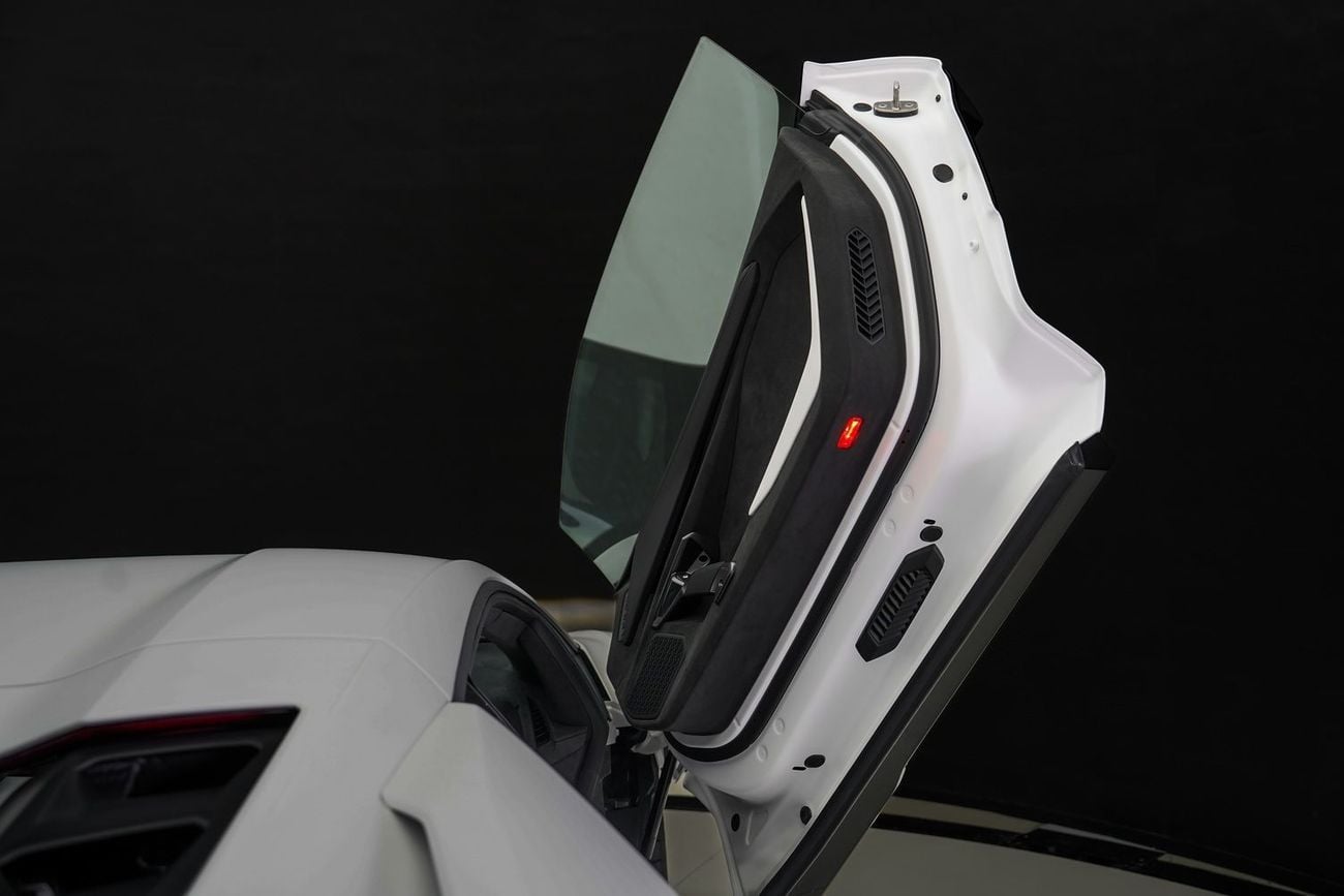 لامبورغيني ريفويلتو 6.5L V12 Hybrid