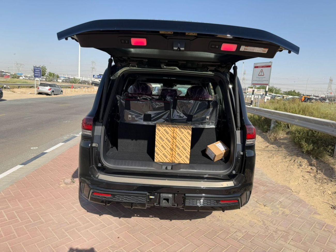 تويوتا لاند كروزر Toyota Land Cruiser VXR 3.5 2026 Full option Oman