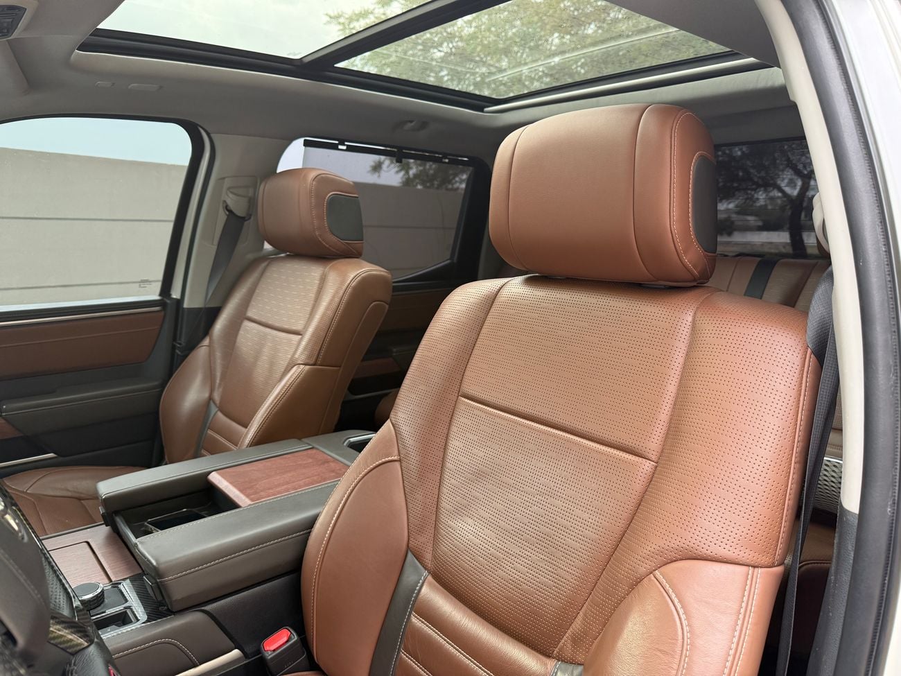 تويوتا تاندرا 1794 Edition Platinum 4x4 Customised 360 camera, panoramic roof