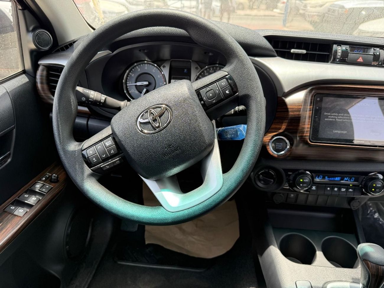 تويوتا هيلوكس TOYOTA HILUX 2.7L AT BLACK  2025-PUSH START