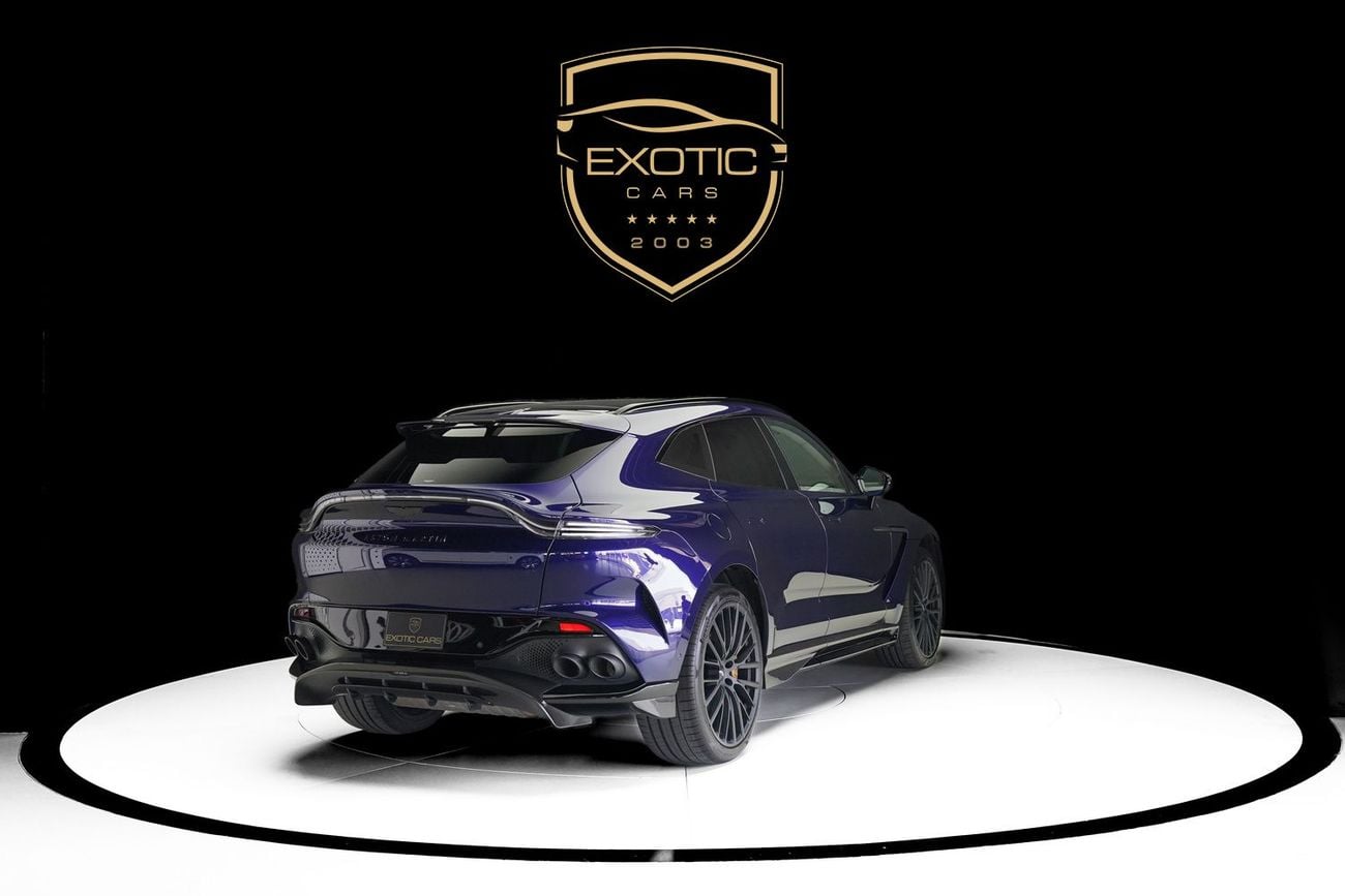 أستون مارتن Dbx707 STD