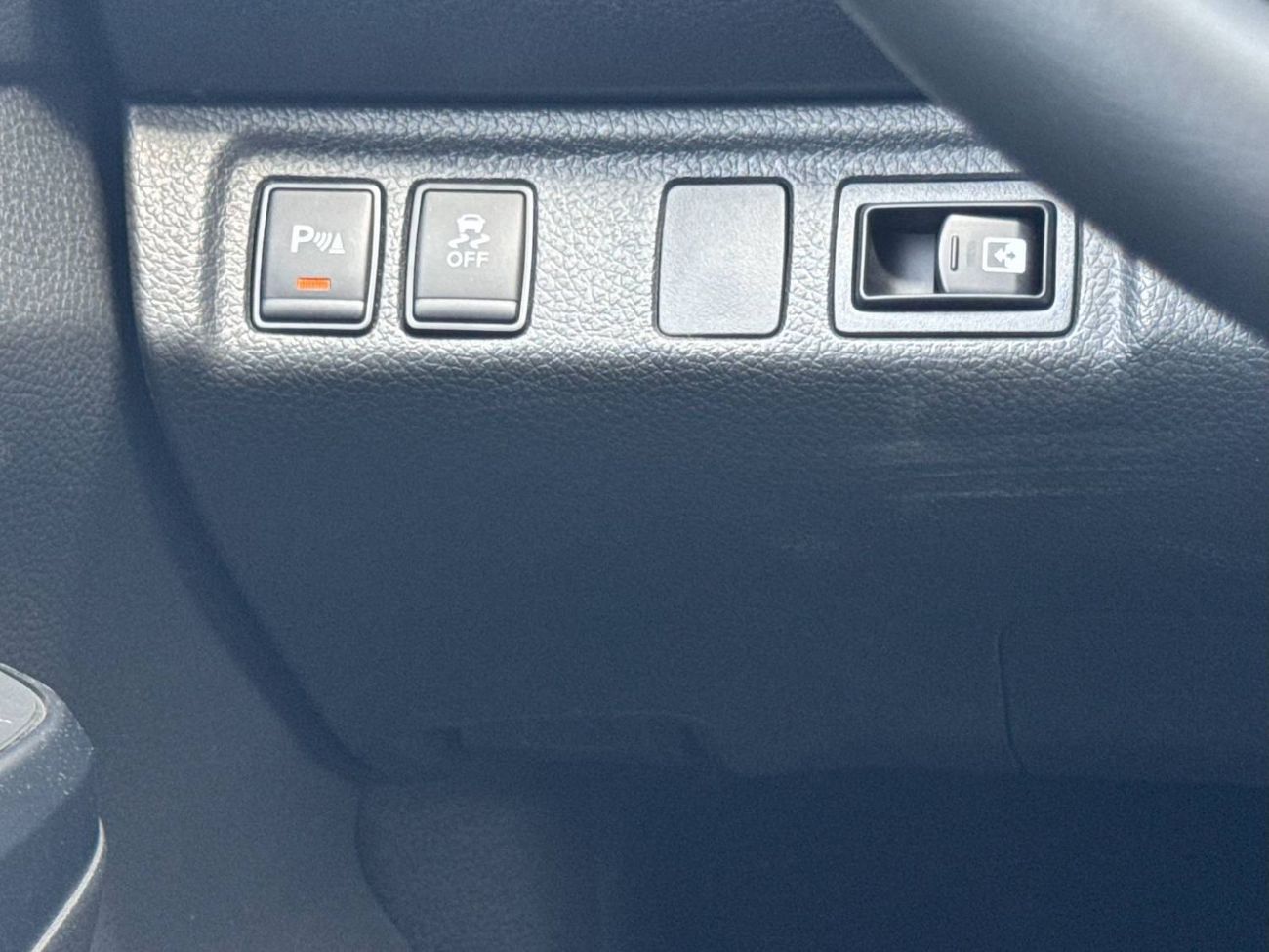 نيسان نافارا 2025 NISSAN NAVARA DOUBLE CABIN PRO 2.5L DIESEL 4WD AUTOMATIC BRAND NEW 0KM