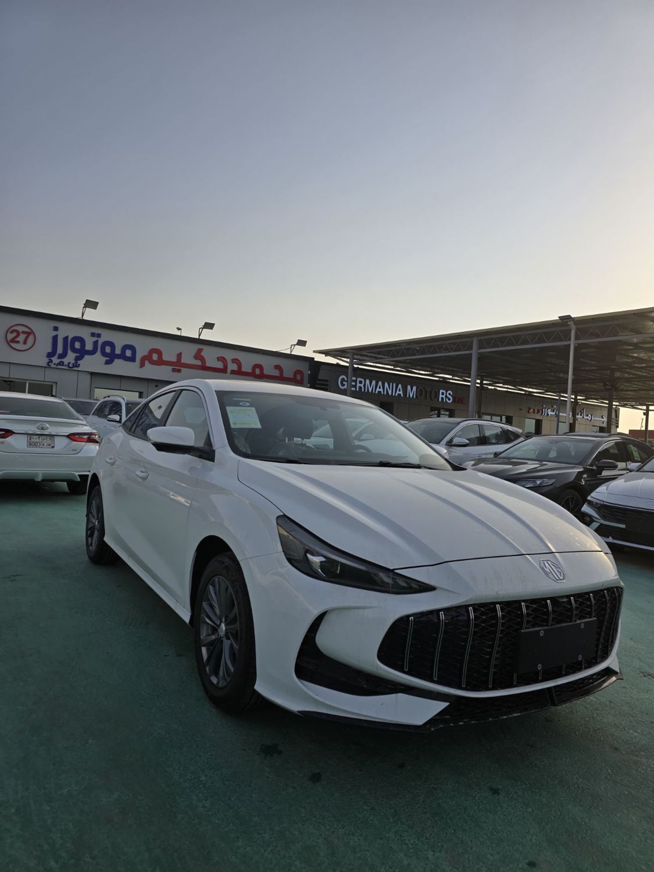 أم جي 5 MG5 FACE-LEFT