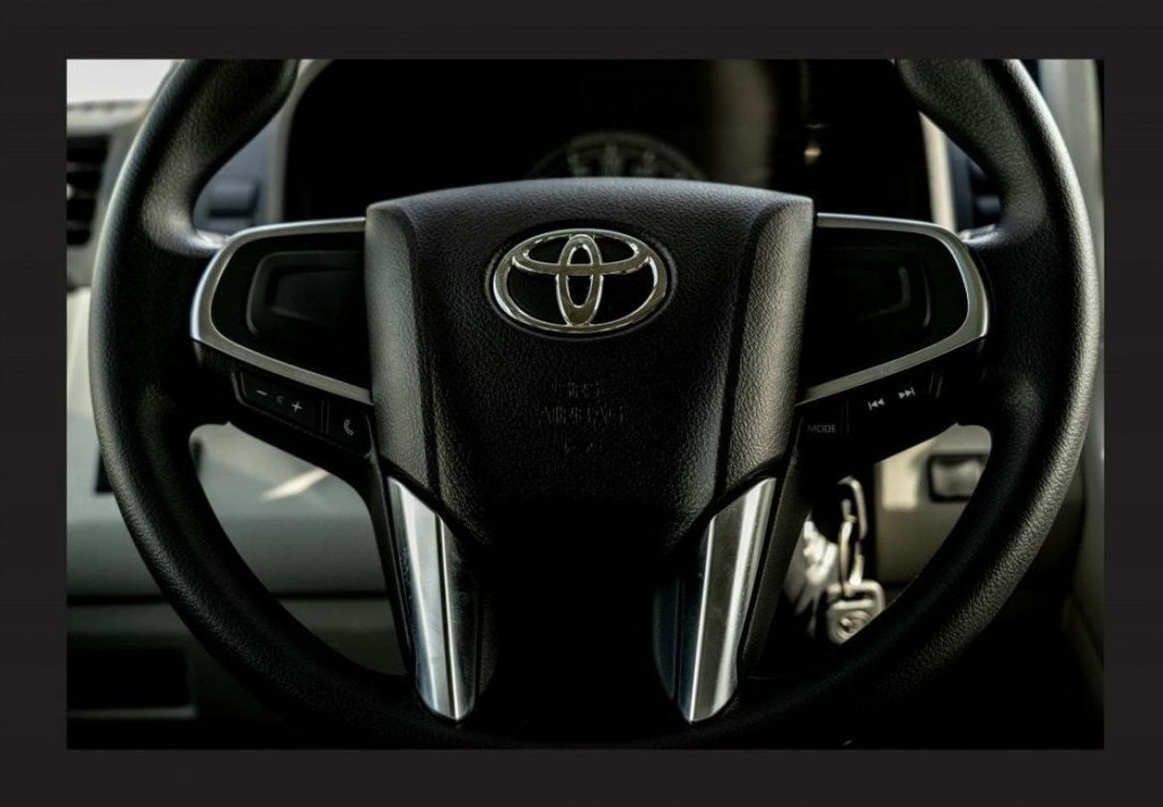 تويوتا هاياس 2023 TOYOTA HIACE 3.5L CARGO 3str Petrol Automatic Zero KM