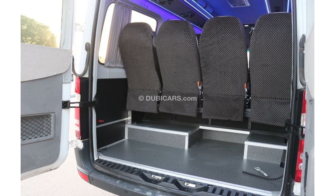 مرسيدس بنز سبرينتر سبرينتر باص ديزل 18 راكب ديزل جير اتوماتيك