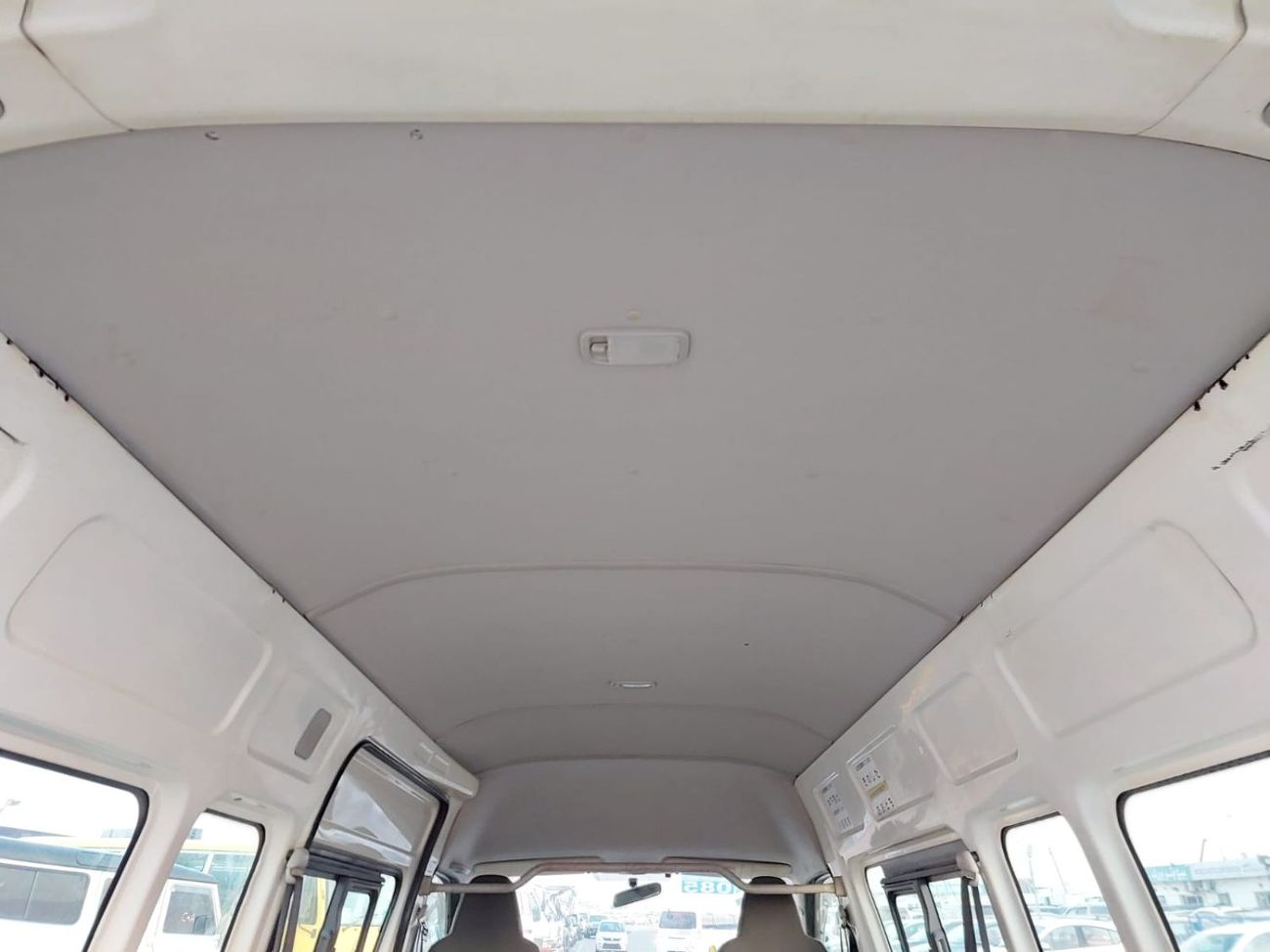 تويوتا هاياس TOYOTA HIACE VAN RHD 2015 MODEL 3.0 L DIESEL AUTOMATIC(PM16208)