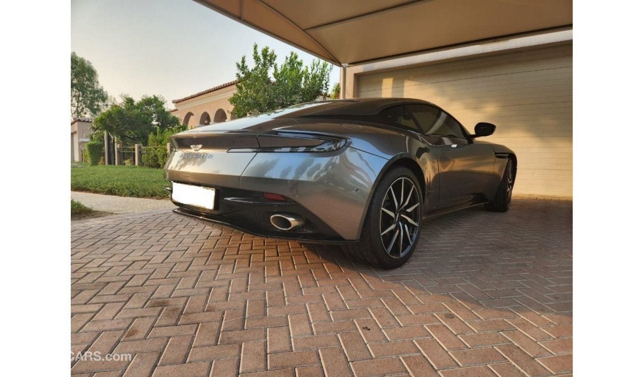 أستون مارتن DB11 4.0L - GCC - Under Warranty and Service Contract -  Low mileage - Original Paint -  No accident - 2