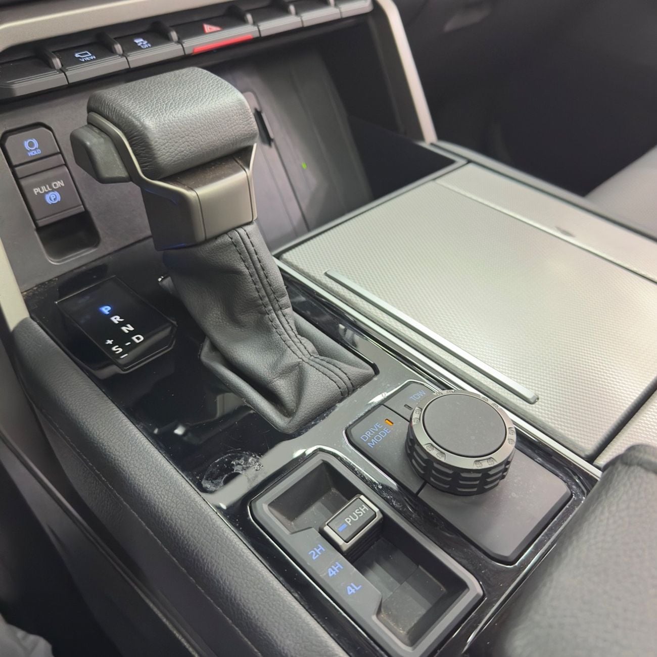 تويوتا سيكويا HYBRID (NON GCC) HYBRID Limited