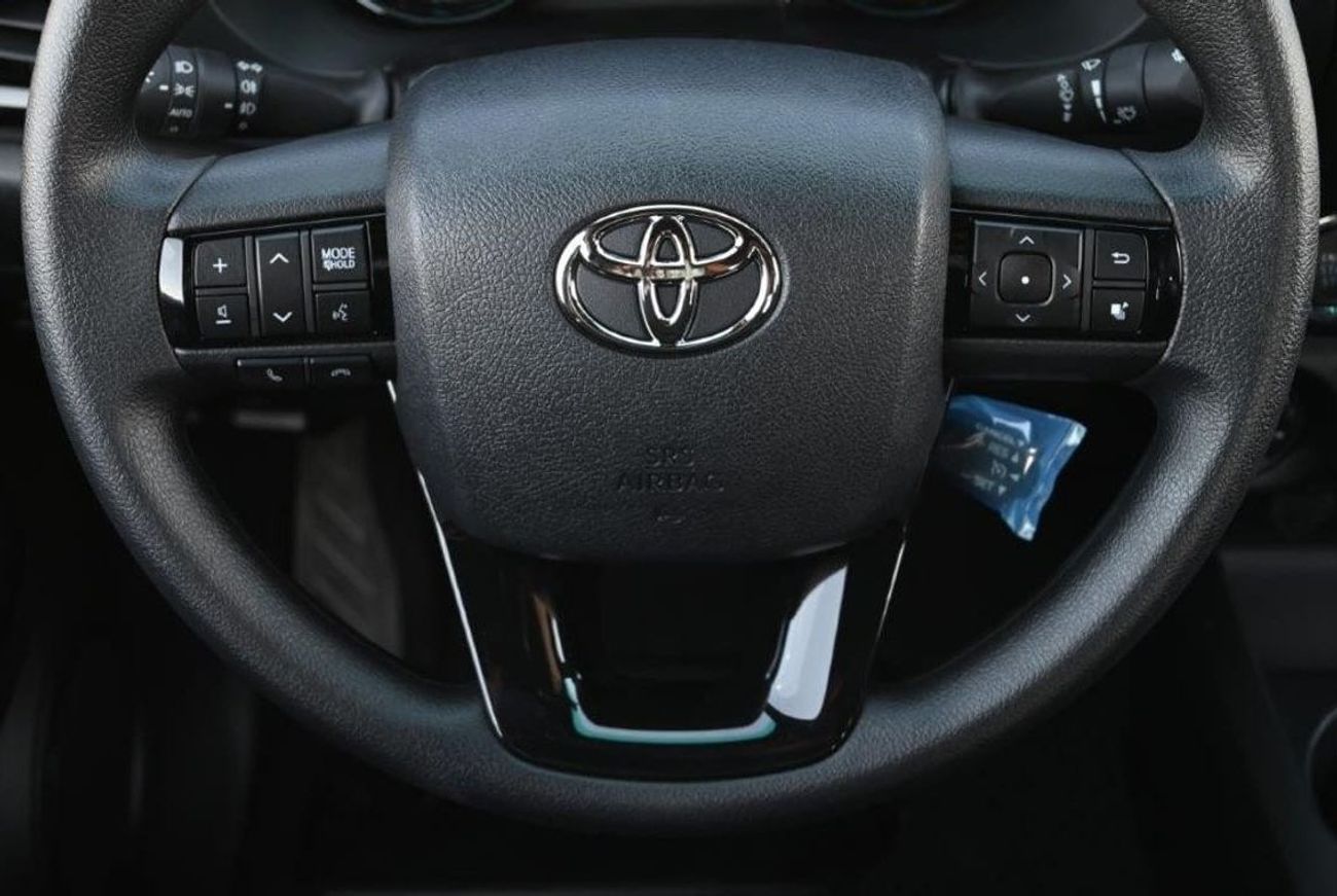 تويوتا هيلوكس Adventure V6 4.0L Automatic