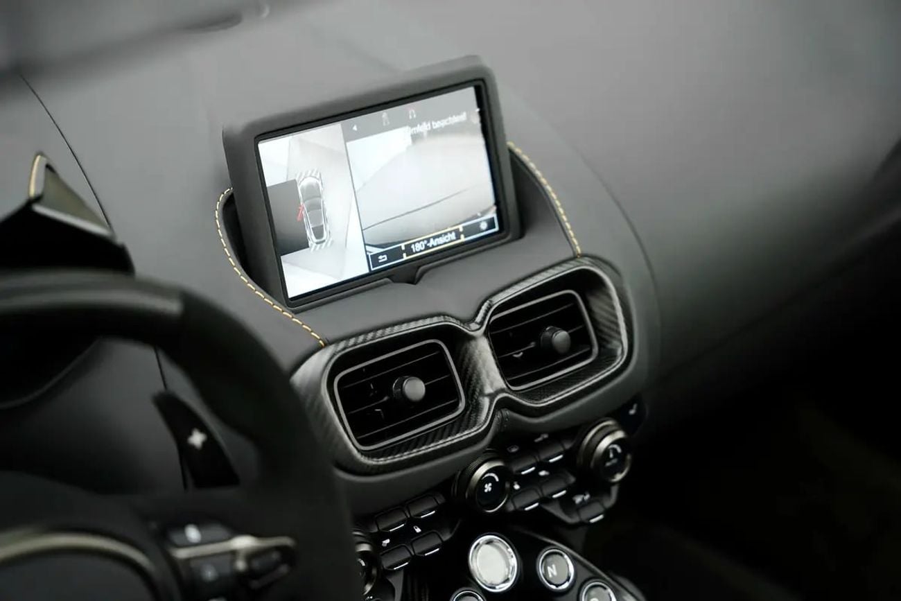 Aston Martin Vantage V12 6.0L V12