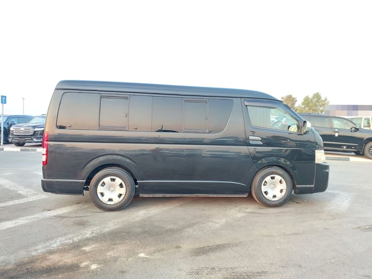 Toyota Hiace TOYOTA HIACE COMMUTER VAN RHD 2010 MODEL 2.7 L PETROL AUTOMATIC(PM19655)