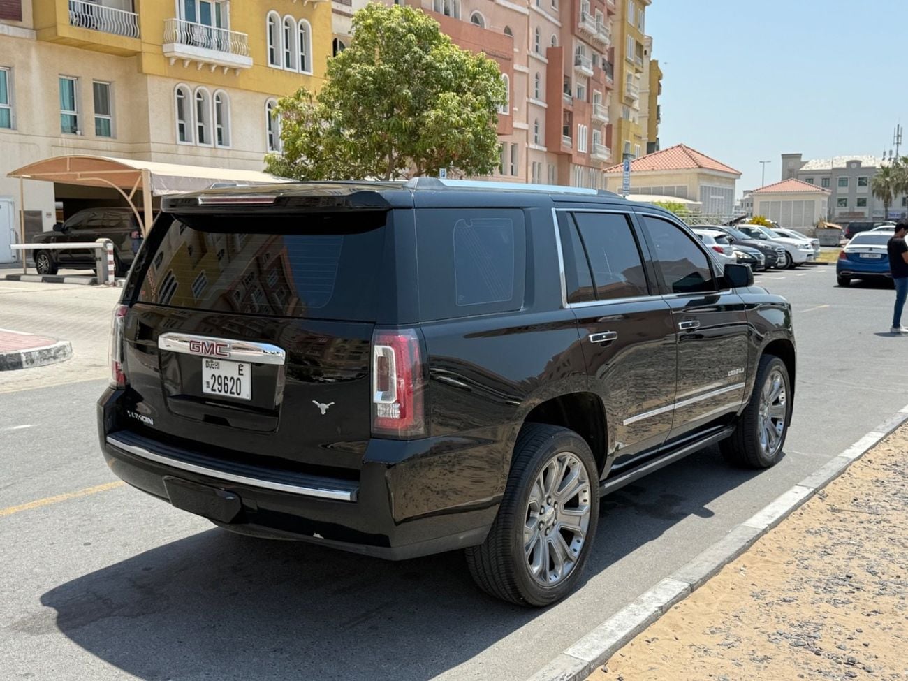GMC Yukon 2015 DENALI 6.2L/V8 WELL MAINTAINED GCC
