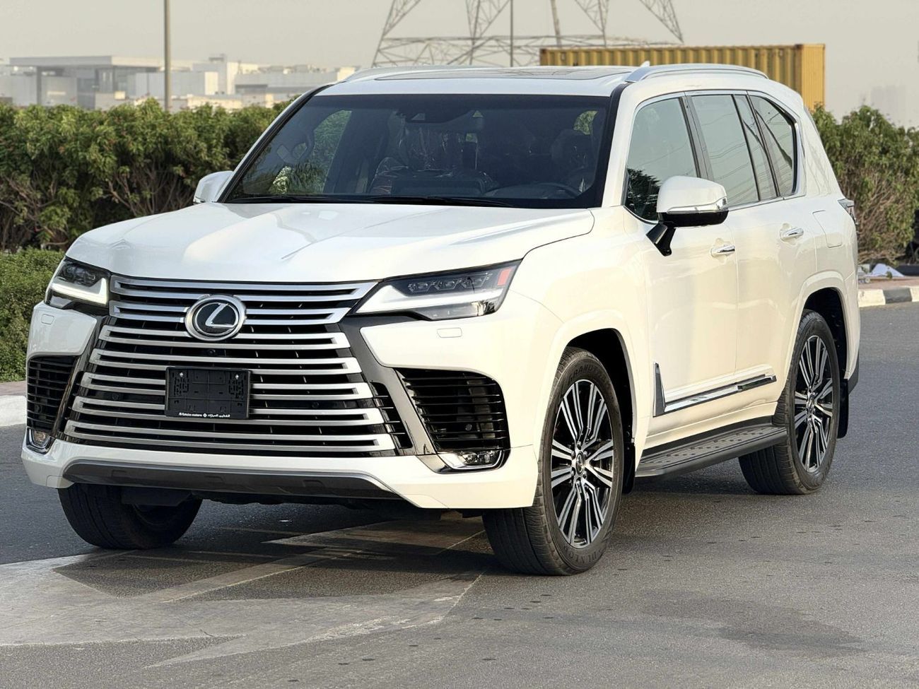 Lexus LX 600 Signature 3.5L ( CYL) GCC SPEC UNDER WARRANTY